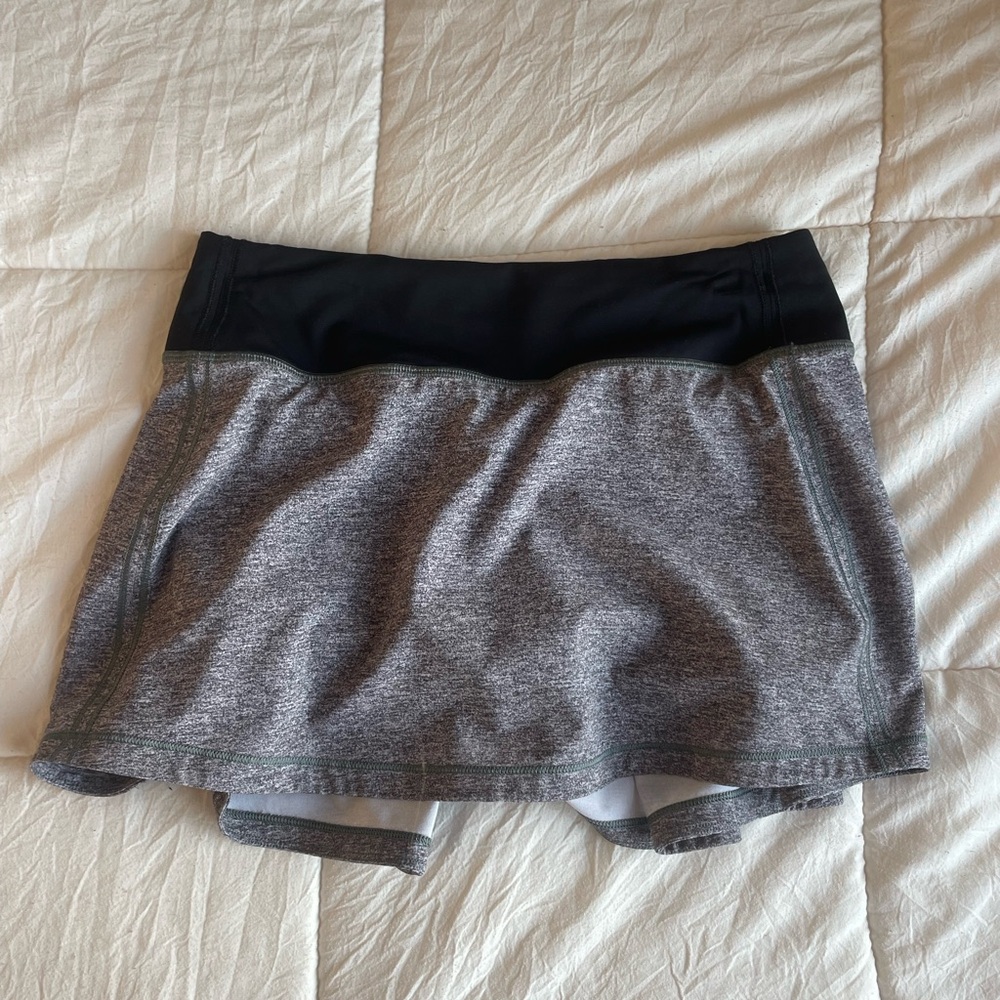 Lululemon gray skirt size 4
